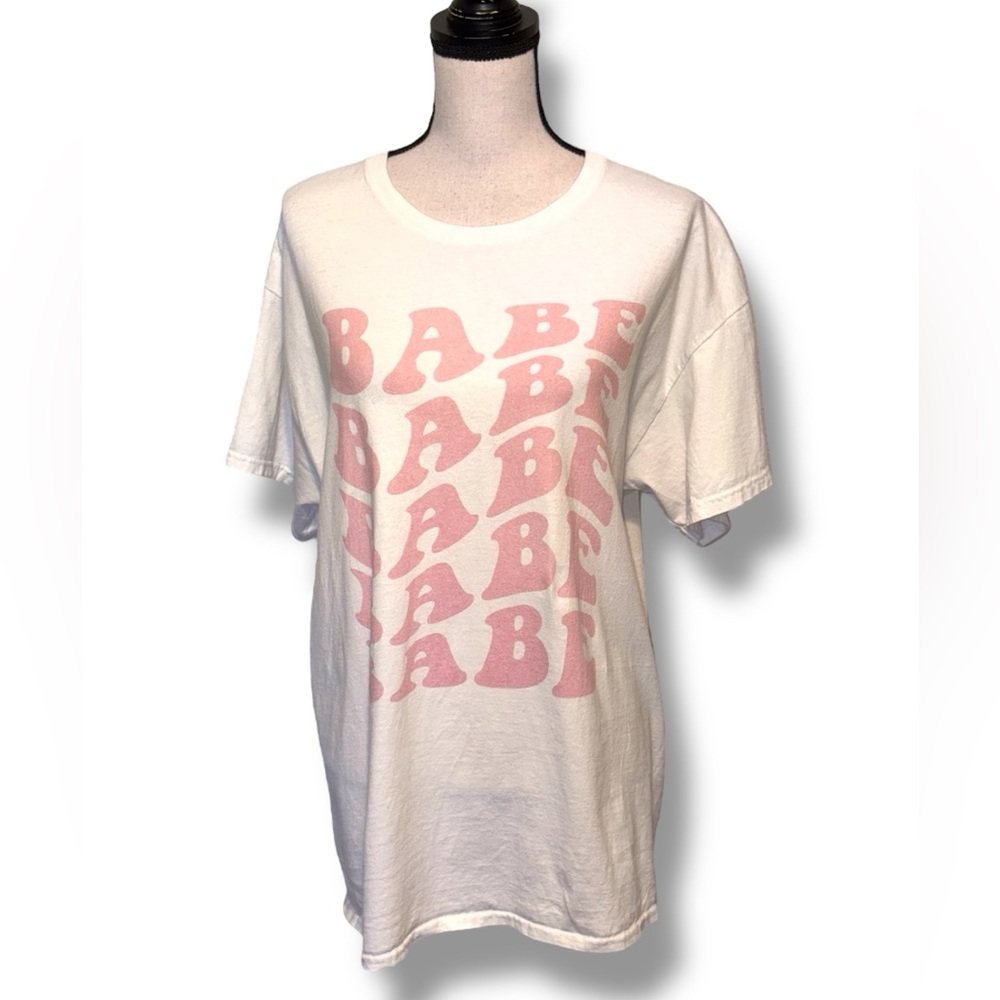 Babe Graphic T-Shirt White Pink Retro Lettering Size XL Like New